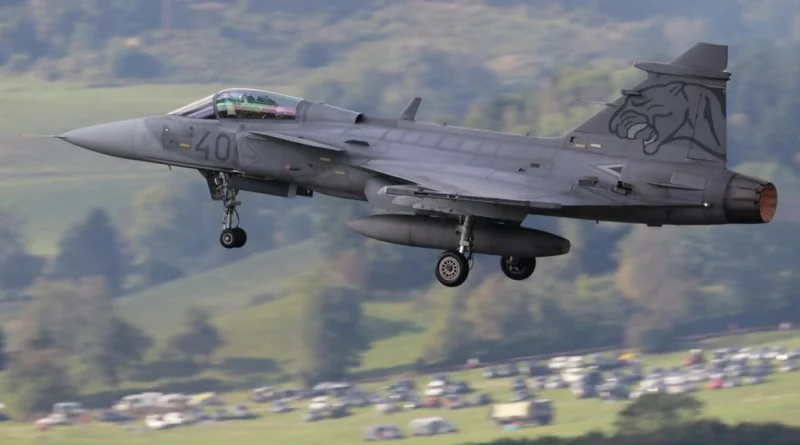 Розраховуємо на 150 літаків Gripen для України, і перші мають з