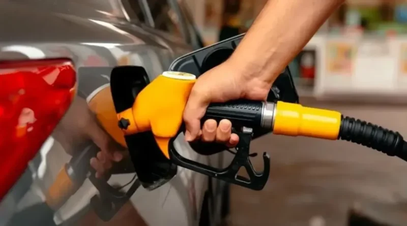 Ціни на бензин у росії знизились на 0,2% після атак дронів на НПЗ - Bloomberg