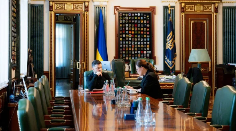 Кадрові рішення і звіти партнерам: Зеленський обговорив зі Свириденко аудити ДП і перестановки в уряді на тлі корупційної справи в енергетиці