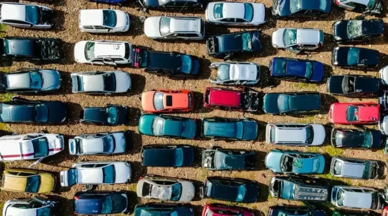 Трамп оголосив про скасування вимог до бензинових автомобілів часів Байдена