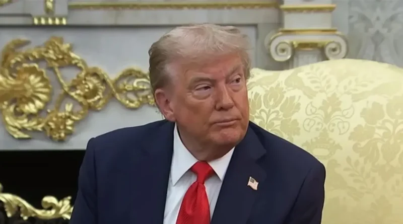 Трамп озвучив новорічне побажання миру під час вечірки в Мар-а-Лаго