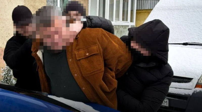 На Закарпатті затримали митника за схему безмитного ввезення елітних годинників