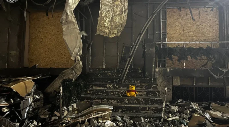 Жінку, виявлену під завалами харківського багатоповерхового будинку, ідентифікували як матір загиблого хлопчика