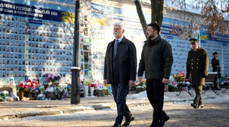 Візит президента Чехії в Київ: Зеленський та Павел вшанували пам'ять загиблих українських захисників