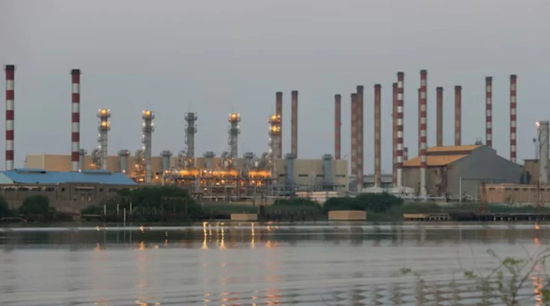 Ціни на нафту злетіли на 3% через американську