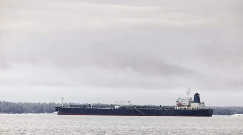 російська нафта застрягла на танкерах у морі через скорочення імпорту Індією