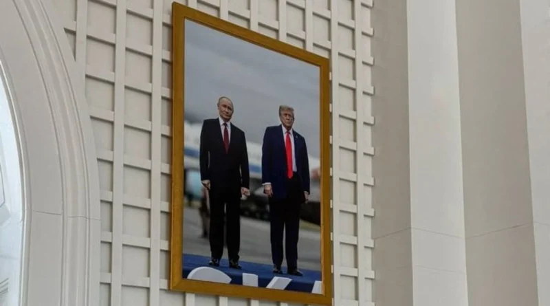 У Білому домі з’явилося фото Трампа з путіним, зроблене під час зустрічі на Алясці