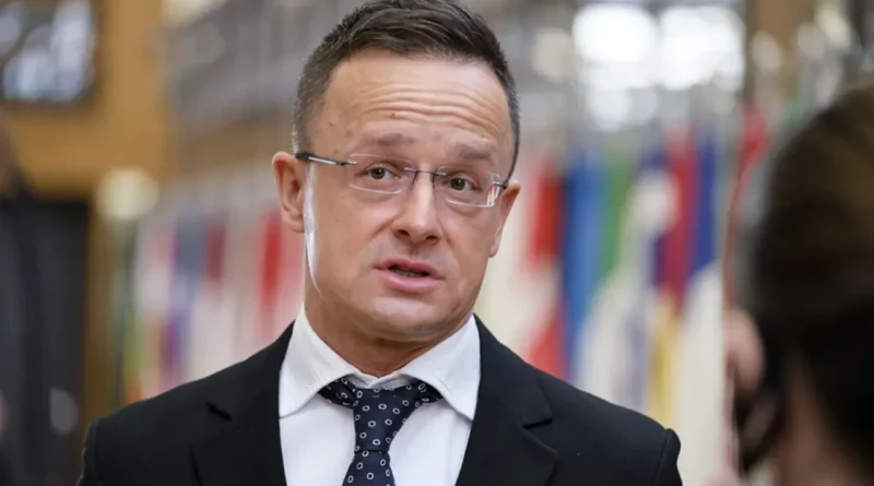 "Ми не піддамося шантажу": голова МЗС Угорщини Сійярто виступив зі звинуваченнями Брюсселя