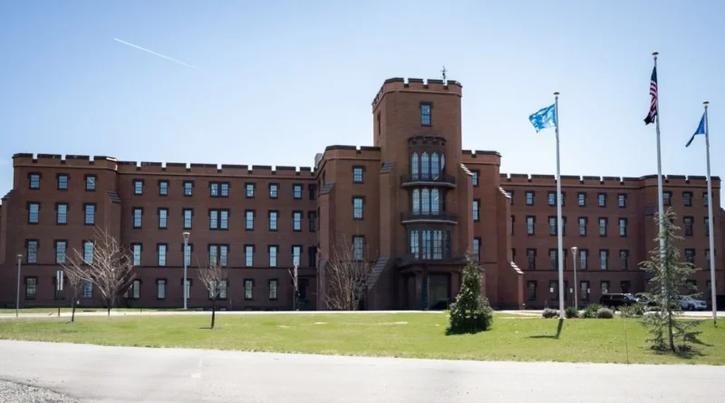 Міністерство внутрішньої безпеки США призупинило роботу через суперечки щодо фінансування