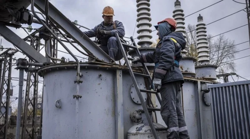 В усіх регіонах України 16 лютого діятимуть графіки погодинних відключень світла