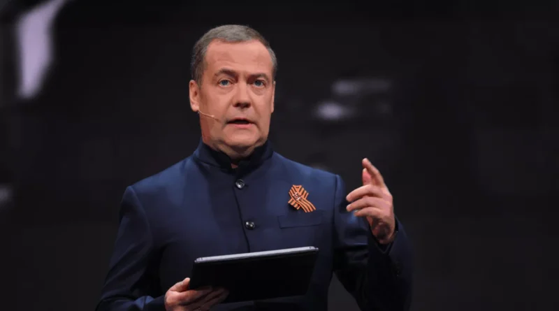 Можуть поїхати і без віз, як у 1812 та 1945: медведєв погрозами відреагував на плани ЄС заборонити в