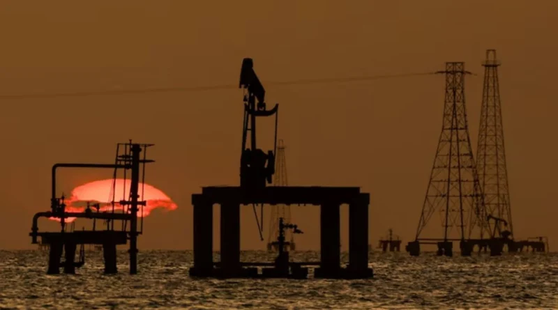 Світові ціни на нафту знижуються через глобальні мита Трампа