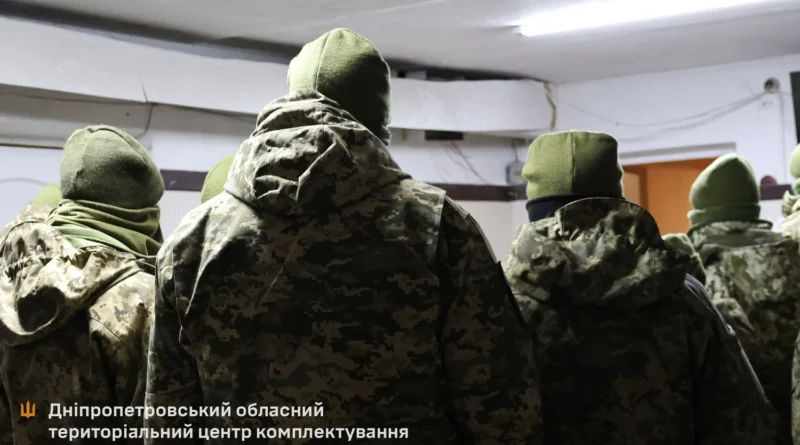 Військового ТЦК вдарили ножем під час перевірки документів у Кривому Розі