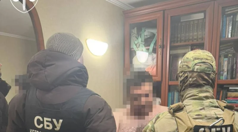 Українських інженерів затримали за допомогу з відновленням НПЗ рф