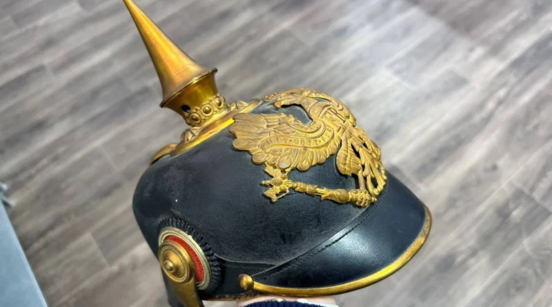 З України хотіли переслати поштою до США рідкісний прусський шолом