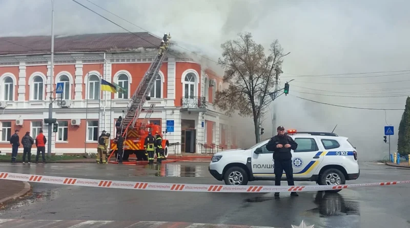 росіяни вдарили по центру Прилук та Новгород-Сіверського, є поранені