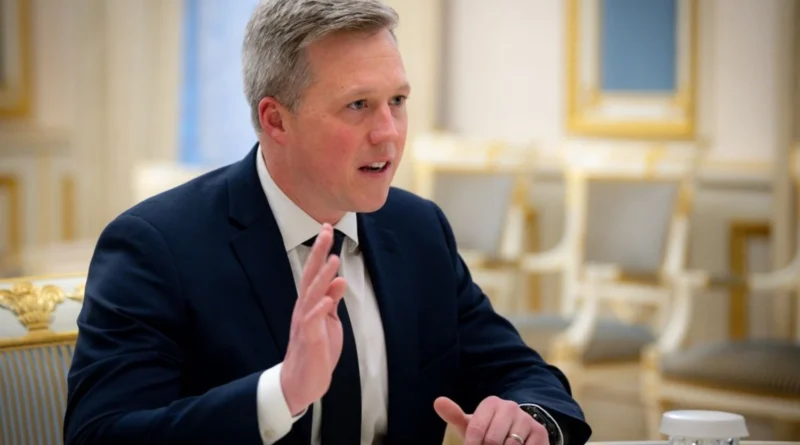 Після розбіжностей із Гегсетом міністр армії США Дрісколл заявив, що нікуди не йде - WP