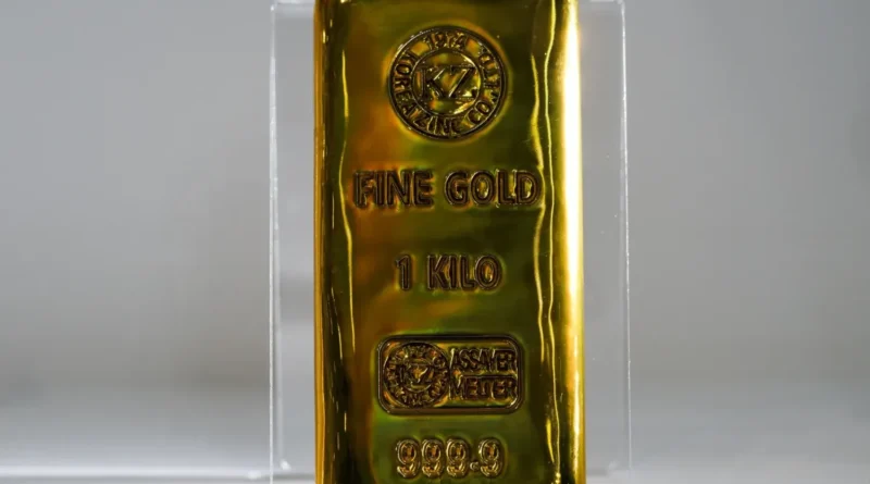 Золото стабілізувалося біля $4765 на тлі очікувань перемир’я з Іраном