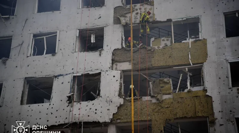 Після масованої атаки вночі рф продовжує удари, кількість жертв росте - що відомо