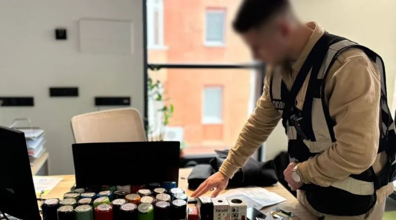 Смс-бомбери, масштабна ботоферма та поширення принизливого контенту - у поліції розкрили деталі схеми із криптокредитами