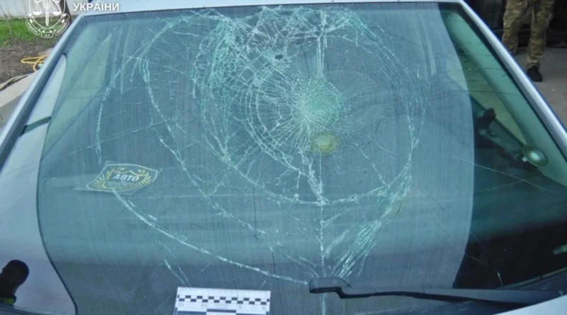 У Кропивницькому чоловіку, який провіз військового ТЦК на капоті авто, повідомлено про підозру