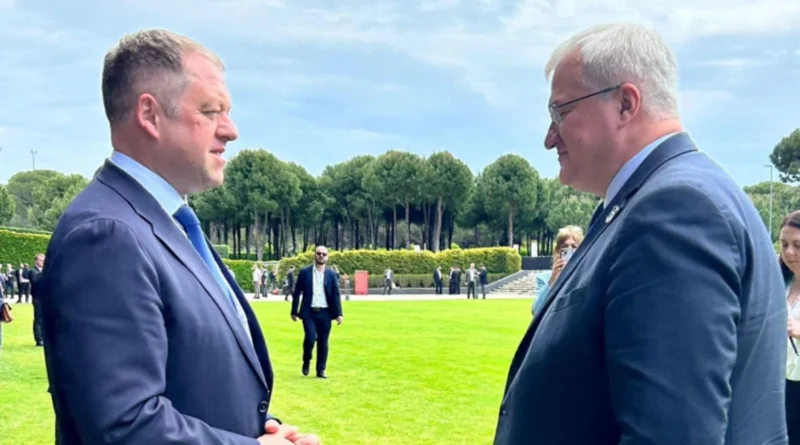 Сибіга і держміністр з європейських справ Ірландії Бірн обговорили посилення санкційного тиску на рф