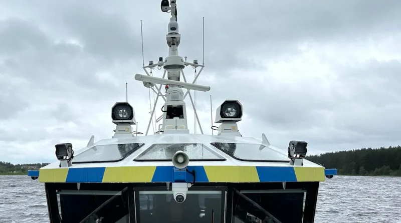 Естонський патрульний катер через технічну несправність віднесло в російські води