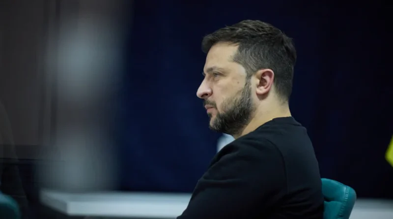 Зеленський: парад 9 травня у москві вперше за багато років без військової техніки, та українські дрони можуть пролетіти