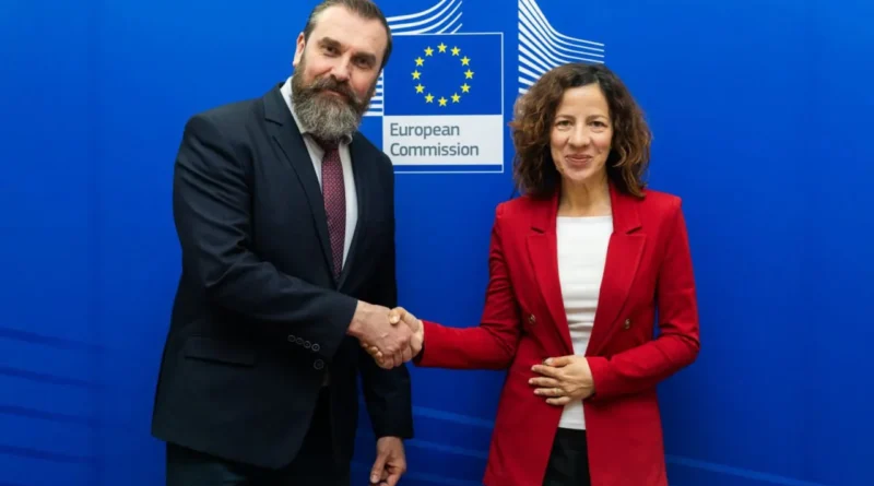 ЄС інвестував понад 1,1 мільярда євро в освіту та науку України - ЛісовийЄС спрямував понад 1,1 млрд євро на українську освіту та науку з 2022 року. Кошти пішли на академічну мобільність, друк
підручників та оновлення дитсадків.Політика • 12 травня, 19:05 • 5680 перегляди