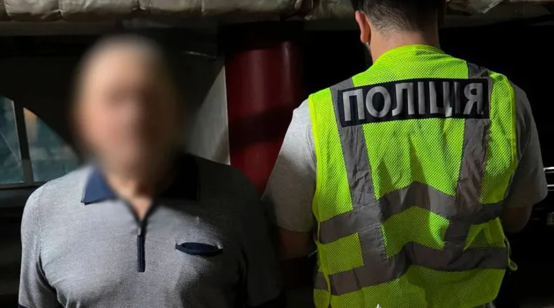 У Києві чоловік вистрілив із рушниці та випадково поранив перехожу
