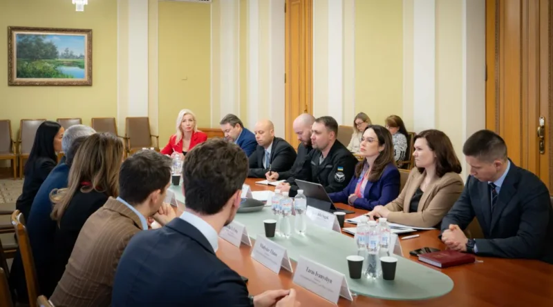Україна налаштована продовжувати структурні реформи - Буданов зустрівся із місією МВФ