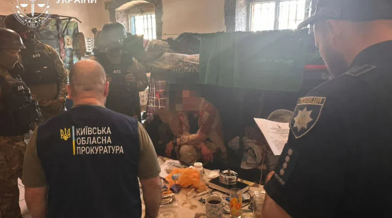 На Київщині викрито організовану групу, яка постачала наркотики до СІЗО