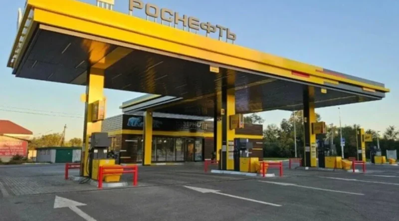 росія вперше за тривалий час готується до імпорту бензину морським шляхом - Reuters