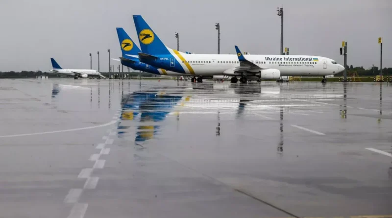 Рекордні податки, відʼємна рентабельність і тиск на бізнес: українська авіагалузь працює на межі можливостей